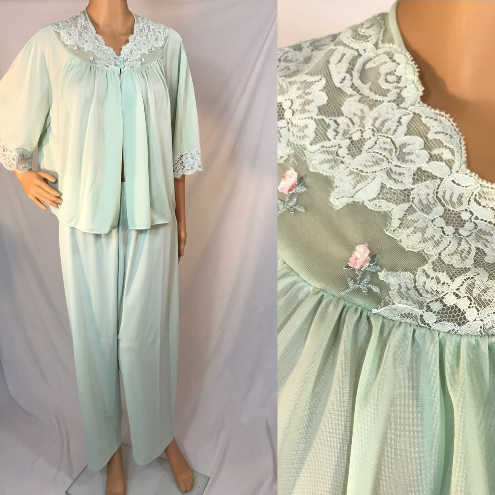 Vintage Mint Green Lace Trim Pajama top